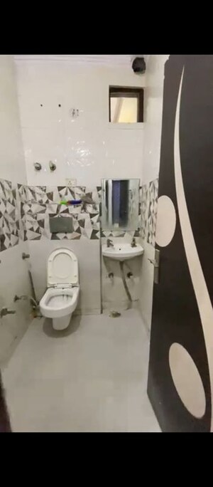 Attached Bathroom in 2 BHK Builder Floor at Uttam Nagar – for Sale