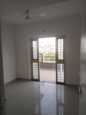 Room in 1 BHK Apartment at Tathawade – for Rent