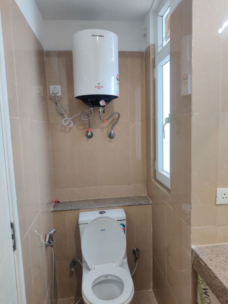 Bathroom, emaar-emerald-estate 3 Bedroom 1310 Sq.Ft. Apartment In Sector 65 Gurgaon 10173802