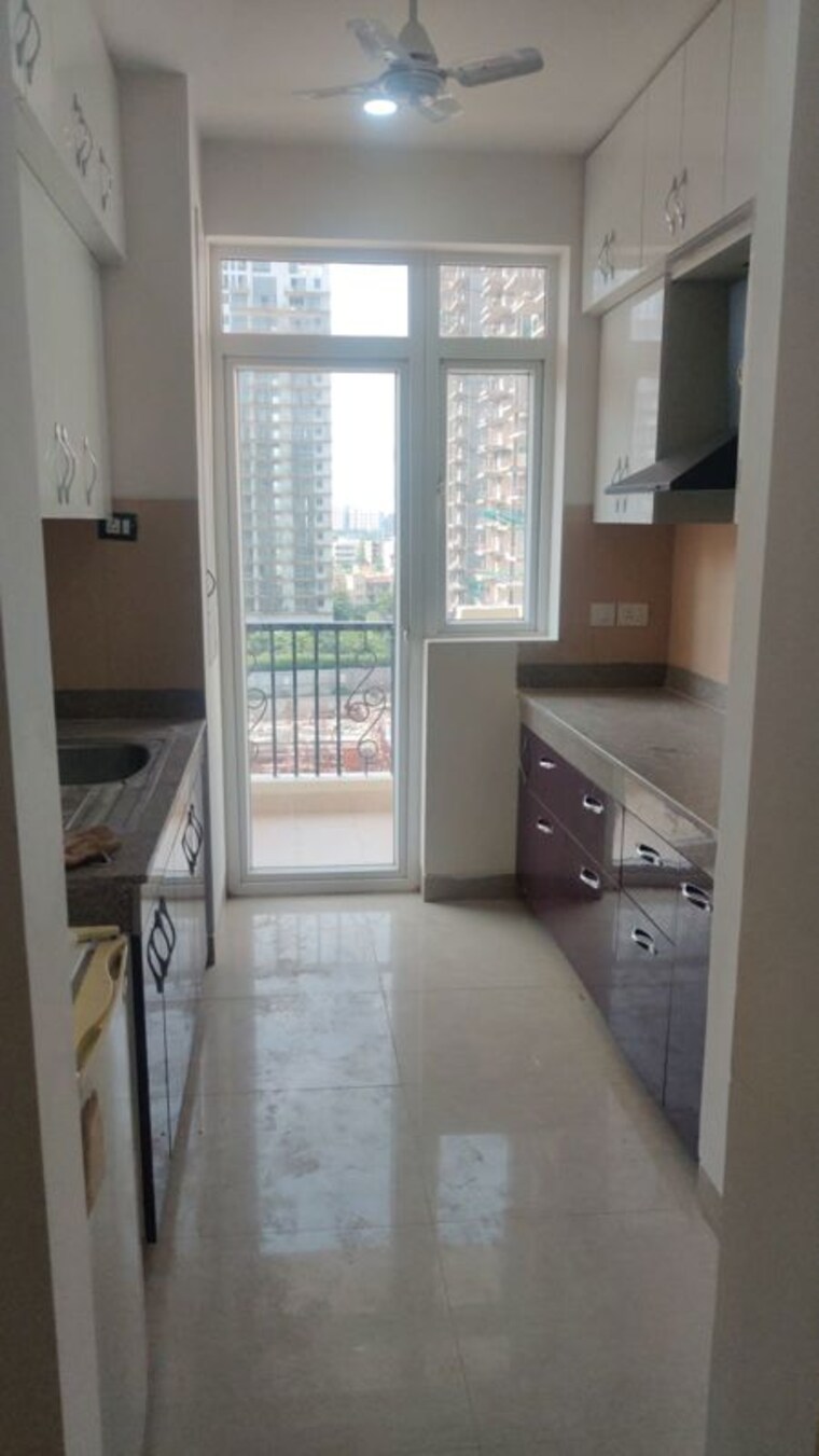 Room, emaar-emerald-estate 3 Bedroom 1310 Sq.Ft. Apartment In Sector 65 Gurgaon 10173802