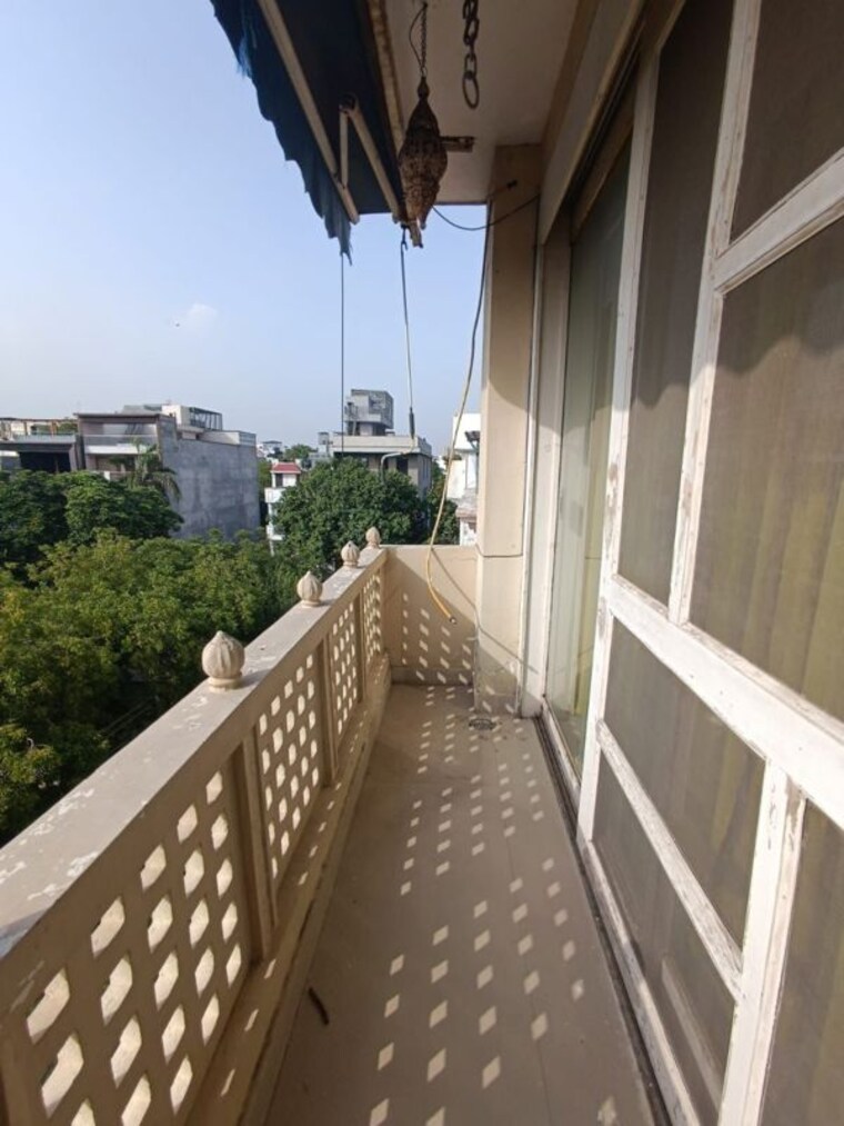 Balcony, preet vihar 3 Bedroom 1800 Sq.Ft. Builder Floor In Preet Vihar Delhi 10173819
