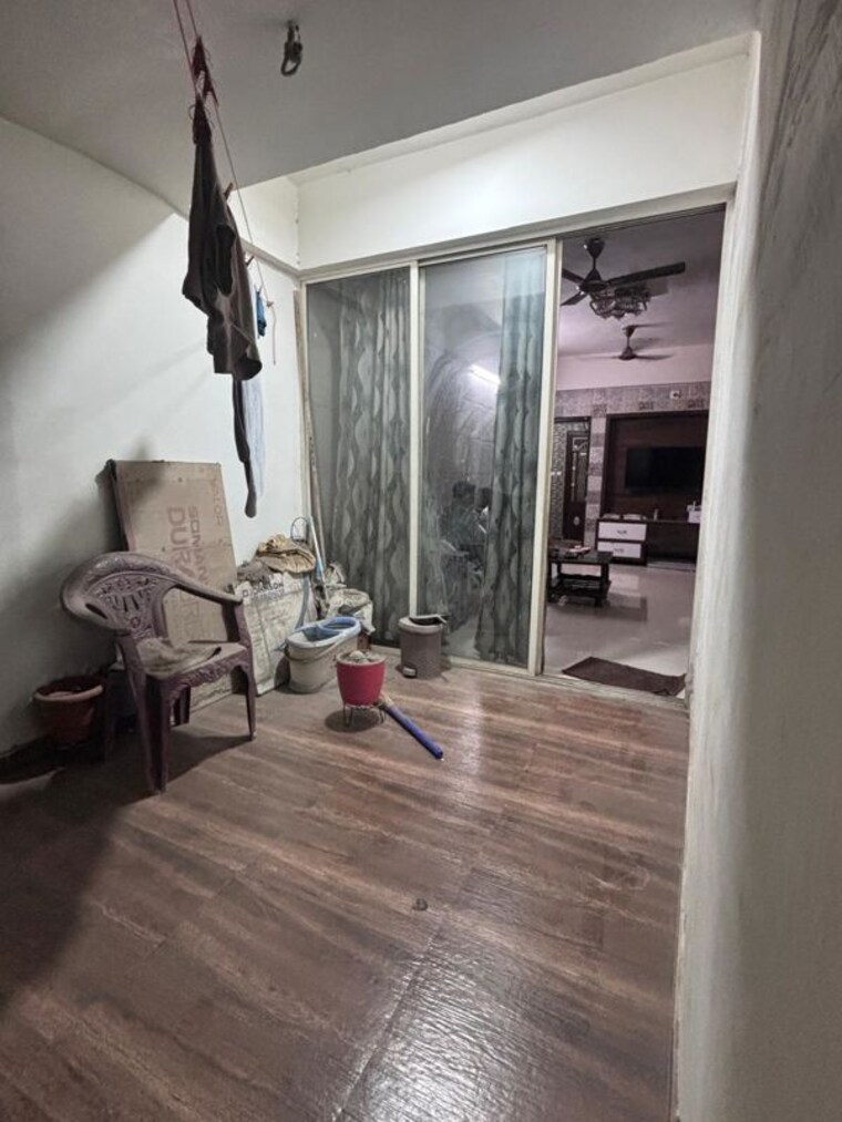  Parking, prahlad nagar 2 Bedroom 125 Sq.Yd. Apartment In Prahlad Nagar Ahmedabad 10173634