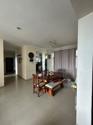 Room in 3 BHK Apartment at Omaxe Spa Village, Sector 78 – for Sale