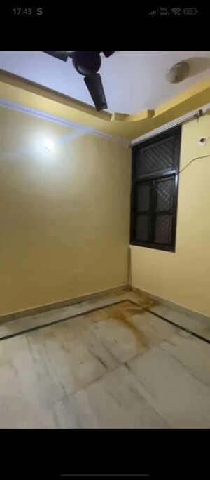 Room in 2 BHK Builder Floor at Sagar Pur – for Rent