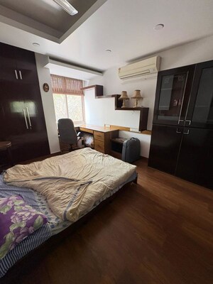 Bedroom in 3 BHK Apartment at DLF Silver Oaks, Sector 26 – for Rent