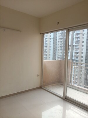 Room in 3 BHK Apartment at Mahagun Mywoods III, Sector 16c Greater Noida – for Rent