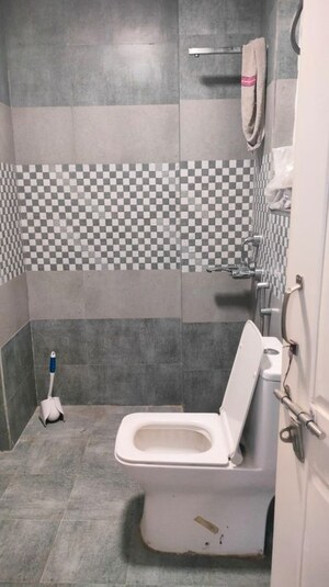 Bathroom in 3 BHK Apartment at Maple Heights, Sector 43 – for Sale