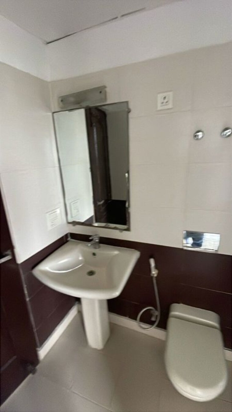 Master Bedroom, galaxy-north-avenue-ll 2.5 Bedroom 1175 Sq.Ft. Apartment In Gaur City 2 Greater Noida 10174304
