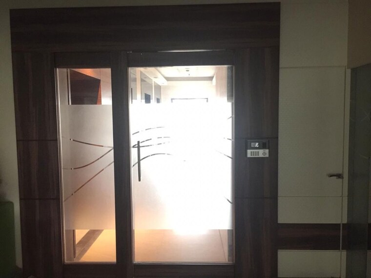 Room, o2-business-commercial-park Commercial Office Space 670 Sq.Ft. In Mulund West Mumbai 10174246