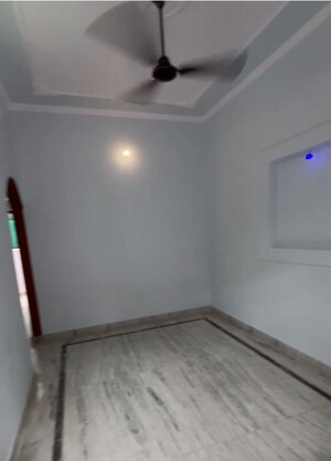 Room in 2.5 BHK Independent House at Alpha Ii Greater Noida – for Sale