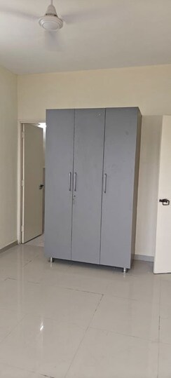 2 BHK Apartment For Sale in Pyramid Pride