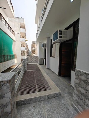 Building Lobby in 3 BHK Builder Floor at ATS Advantage, Ahinsa Khand 1 – for Rent