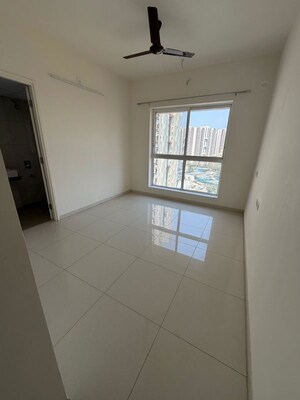 Room in 2 BHK Apartment at Godrej Green Vistas, Mahalunge – for Rent