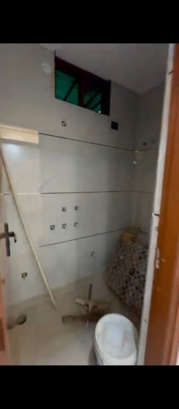 Bathroom, dwarka mor 1 Bedroom 45 Sq.Yd. Builder Floor In Dwarka Mor Delhi 10174605