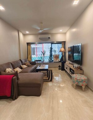 1 BHK Apartment For Rent in Khar West