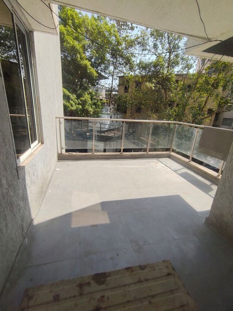 Balcony, panch pakhadi Commercial Office Space 483 Sq.Ft. In Panch Pakhadi Thane 10174607