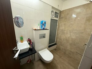 Team Area in 1 BHK Apartment at Omkar Signet, Malad East – for Rent