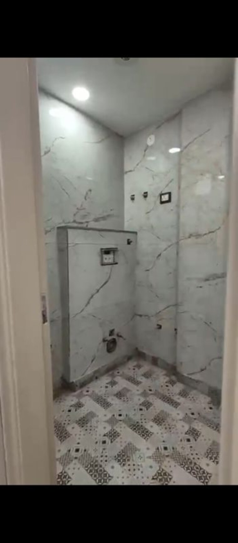 Bathroom, dwarka mor 2 Bedroom 60 Sq.Yd. Builder Floor In Dwarka Mor Delhi 10174638