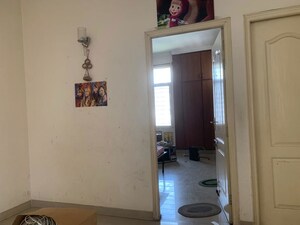 Furnished Amenities in 4 BHK Apartment at Eldeco Elegance, Gomti Nagar – for Rent