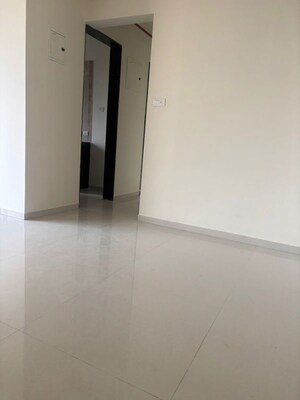 Room in 3 BHK Apartment at Kalpataru Immensa B, Kolshet Road – for Rent