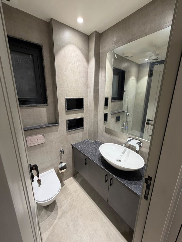 3 BHK + Pooja Room,Servant Room Builder Floor For Rent in DLF Phase II