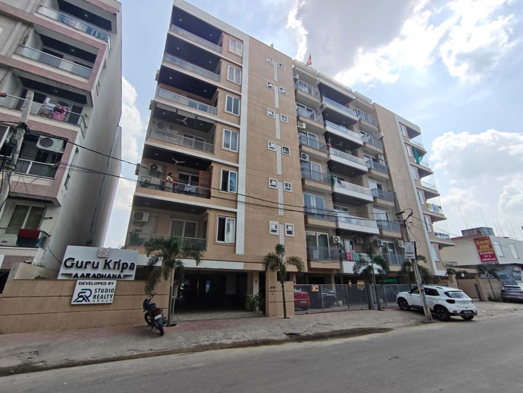 5 BHK + Pooja Room,Servant Room,Study Room Apartment For Sale in Mansarovar