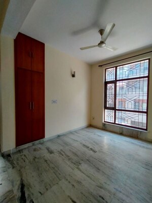 Room in 1 BHK Builder Floor at Safdarjung Enclave – for Rent
