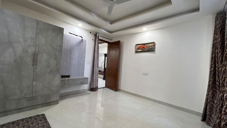 Room, bptp-district-phase-2 3 Bedroom 150 Sq.Yd. Builder Floor In Sector 84 Faridabad 10174899