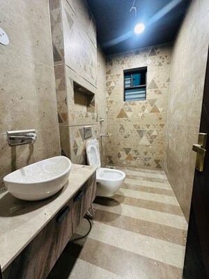 Bathroom in 3 BHK Builder Floor at BPTP District, Sector 81 – for Rent