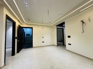 Room in 3 BHK Builder Floor at BPTP District, Sector 81 – for Rent