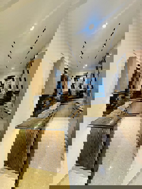 3 BHK 180 Sq.Yd. Builder Floor in BPTP District