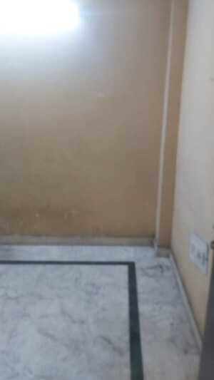 Furnished Amenities in 1 RK Builder Floor at Mayur Vihar – for Rent