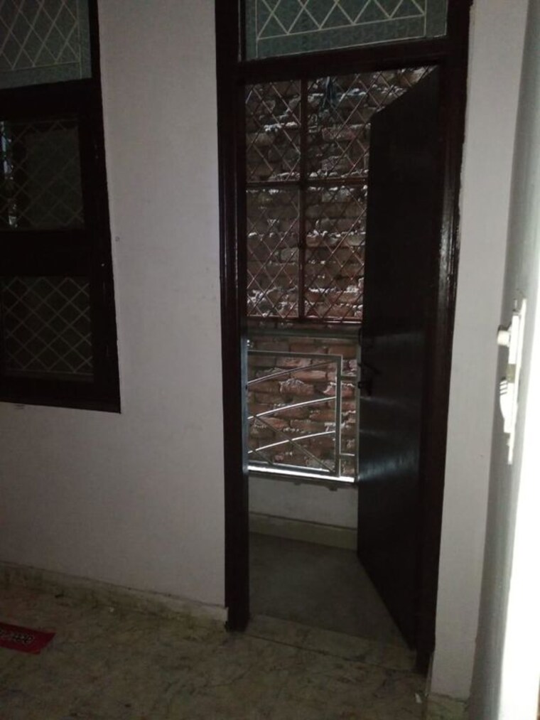 Bathroom, mayur vihar 2.5 Bedroom 450 Sq.Ft. Builder Floor In Mayur Vihar Delhi 10174934