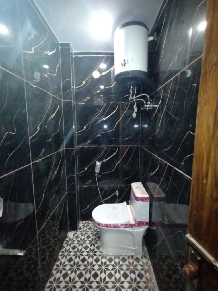 Attached Bathroom, govindpuri 2 Bedroom 600 Sq.Ft. Builder Floor In Govindpuri Delhi 10174947