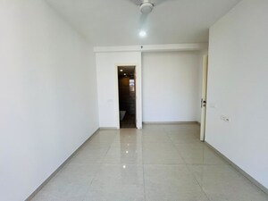 Room in 2 BHK Apartment at Hiranandani Eagleridge Wing A, Thane West – for Sale