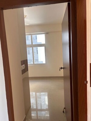 Room in 3 BHK Apartment at Zara Aavaas, Sector 104 – for Sale