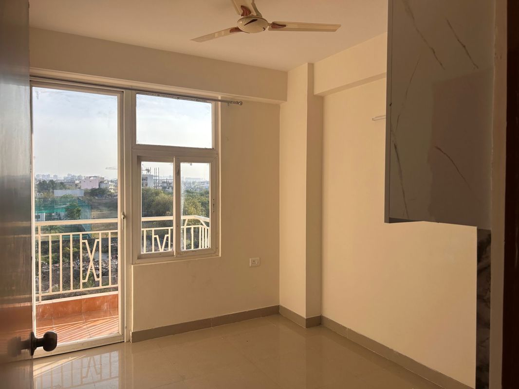 3 BHK Apartment For Sale in Zara Aavaas