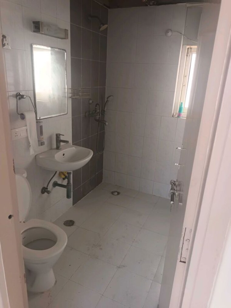 Bathroom, omaxe-new-heights 3 Bedroom 1475 Sq.Ft. Apartment In Sector 78 Faridabad 10174955