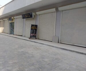 Room in 3 BHK Apartment at Amolik Sankalp, Sector 85 – for Sale