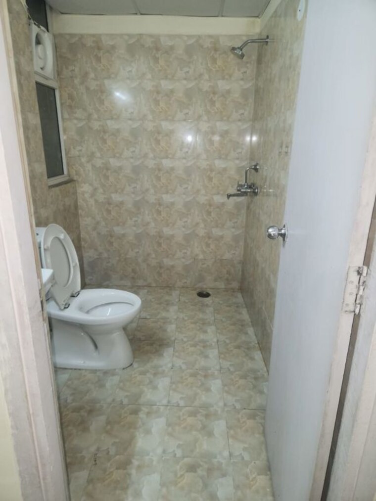 Bathroom, nirala-estate-ii 3 Bedroom 1385 Sq.Ft. Apartment In Tech Zone 4 Greater Noida Greater Noida 10174988