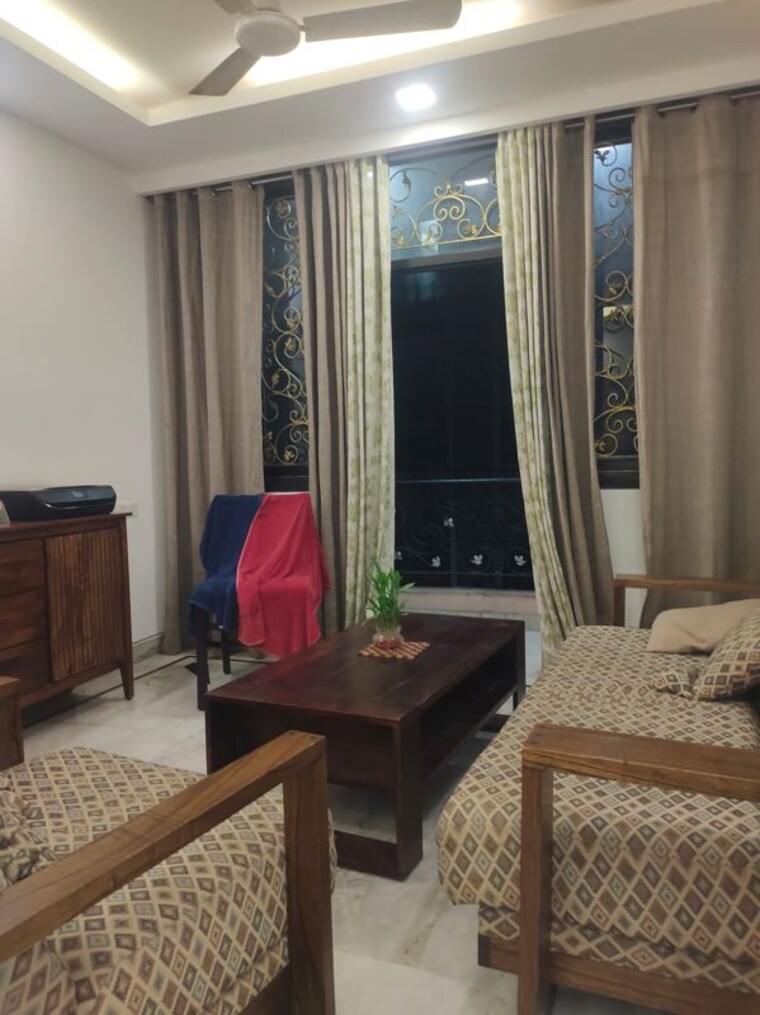Living Room, east of kailash 2 Bedroom 1350 Sq.Ft. Builder Floor In East Of Kailash Delhi 10174993