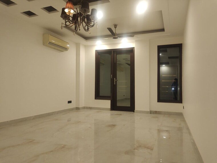 Room, kailash colony 4 Bedroom 2700 Sq.Ft. Builder Floor In Kailash Colony Delhi 10175006