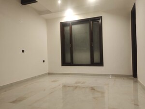 Room in 4 BHK Builder Floor at Kailash Colony – for Sale