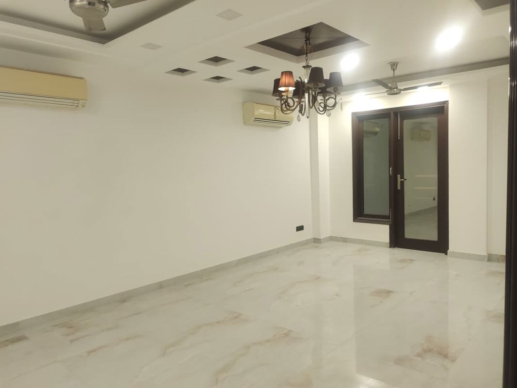 4 BHK + Extra Room Builder Floor For Sale in Kailash Colony
