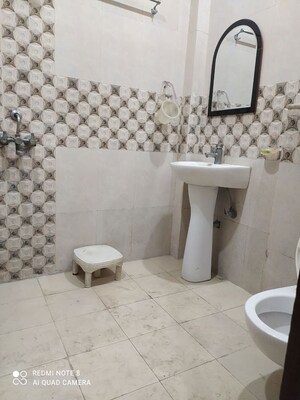 Bathroom in 2.5 BHK Apartment at Supertech Cape Town, Sector 74 – for Rent