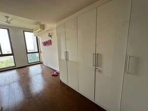 Room in 4 BHK Apartment at M3M Golf Estate, Sector 65 – for Rent