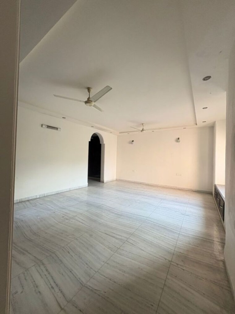 Room, greenwoods-society 3.5 Bedroom 500 Sq.Yd. Independent House In Omega Iv Greater Noida Greater Noida 10175097