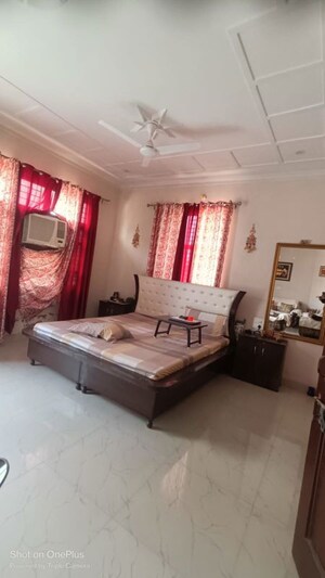 Room in 3 BHK Apartment at Spacetech Edana, Alpha 1 Greater Noida – for Rent