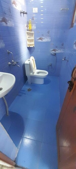 Bathroom in 1 BHK Builder Floor at Vaishali Sector 6 – for Sale