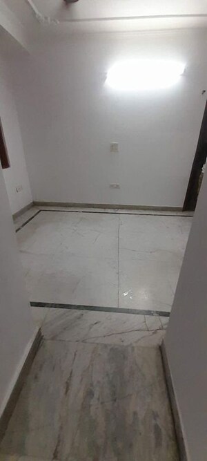Bathroom in 1 BHK Builder Floor at Vaishali Sector 6 – for Sale